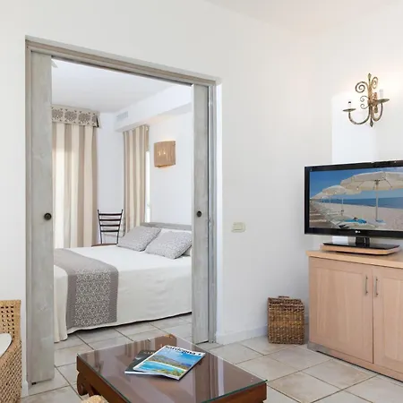 Flamingo 4*