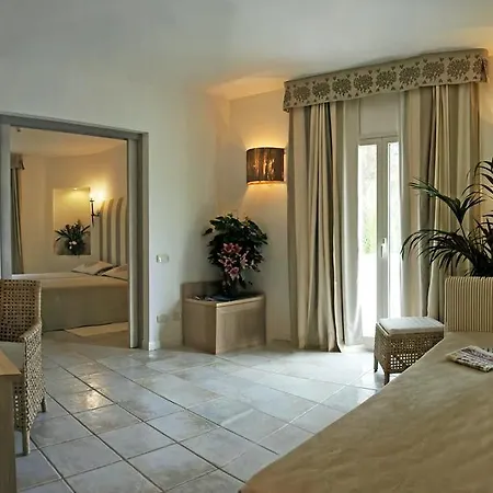 Отель Flamingo 4*