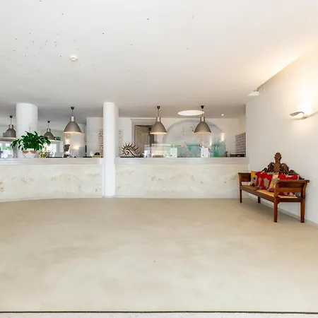 Flamingo 4*
