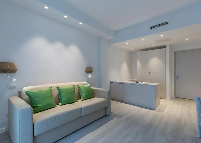 Отель Flamingo 4*